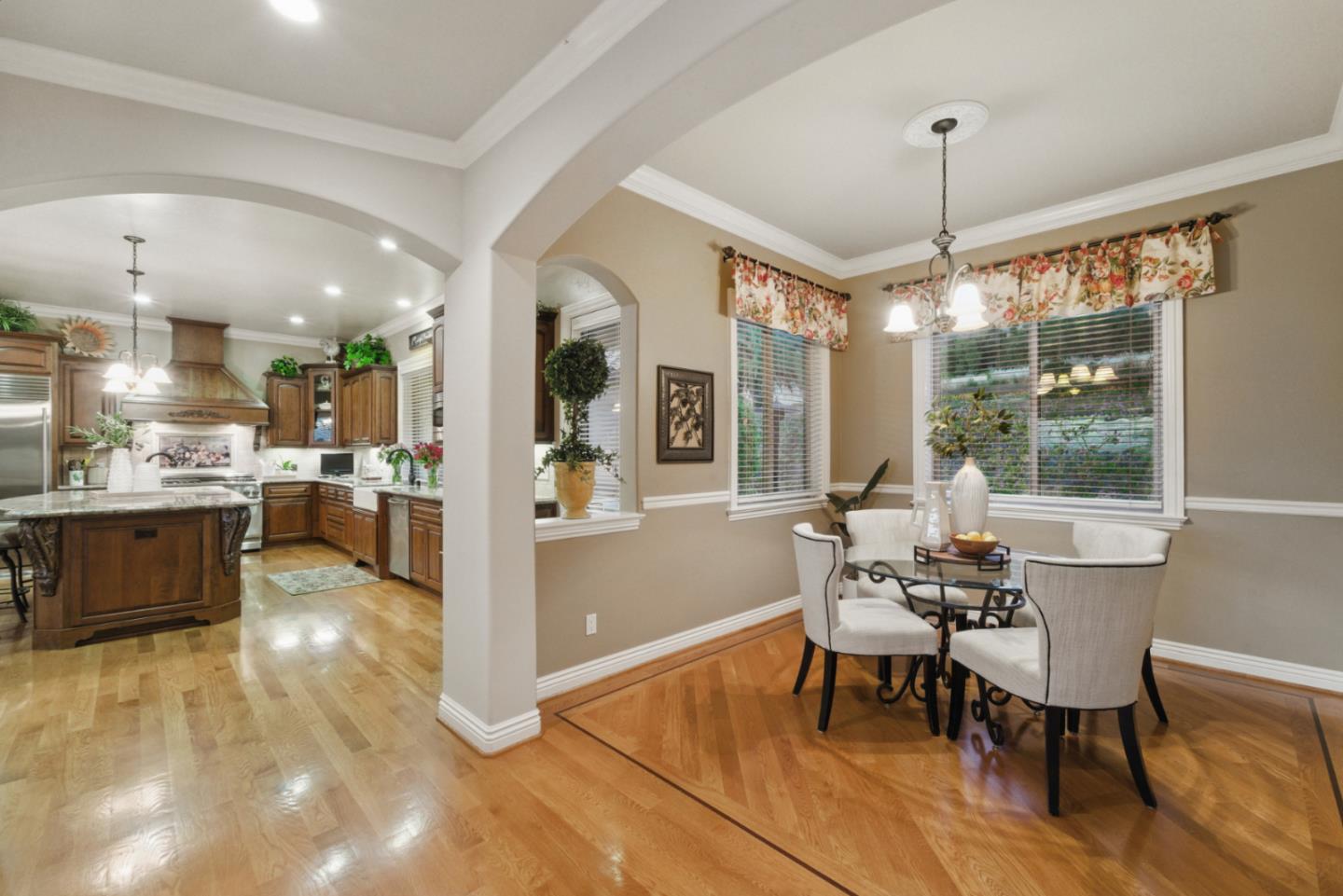 Detail Gallery Image 14 of 111 For 2302 E Valley Ct, San Jose,  CA 95148 - 4 Beds | 3/1 Baths