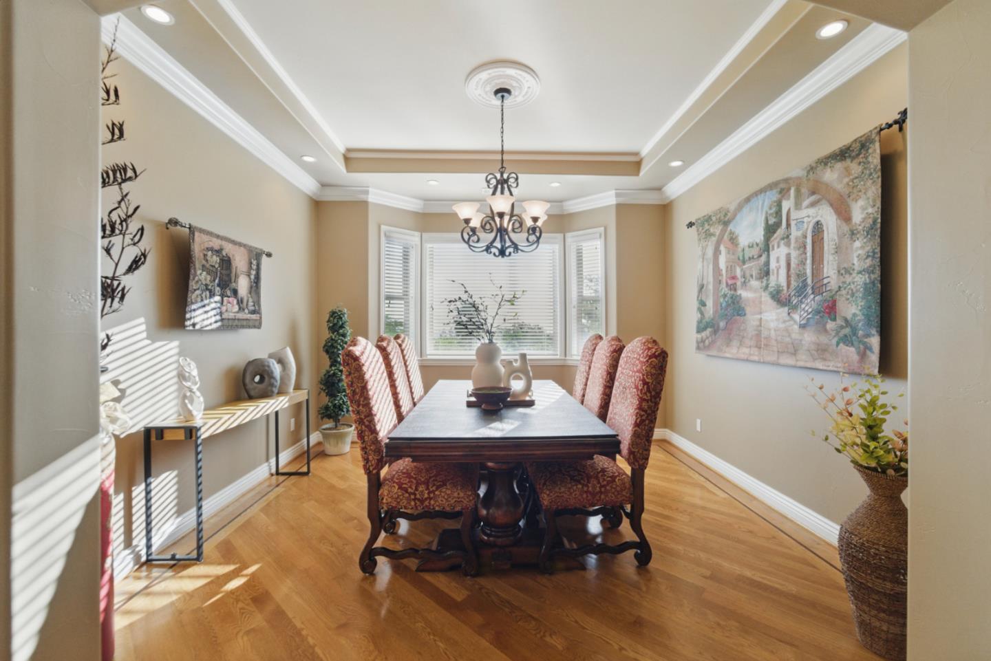 Detail Gallery Image 19 of 111 For 2302 E Valley Ct, San Jose,  CA 95148 - 4 Beds | 3/1 Baths