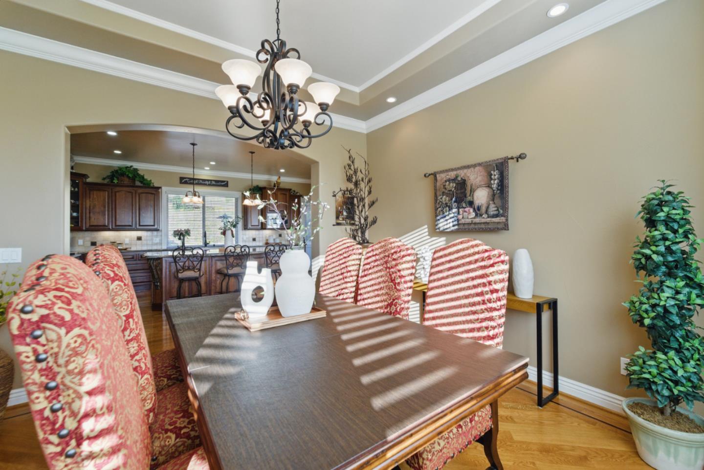 Detail Gallery Image 21 of 111 For 2302 E Valley Ct, San Jose,  CA 95148 - 4 Beds | 3/1 Baths
