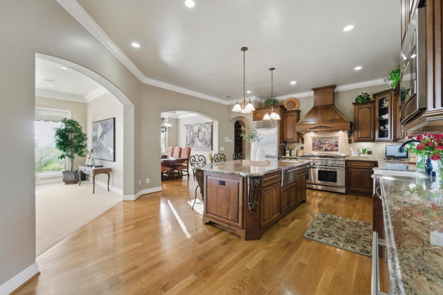 Detail Gallery Image 5 of 111 For 2302 E Valley Ct, San Jose,  CA 95148 - 4 Beds | 3/1 Baths