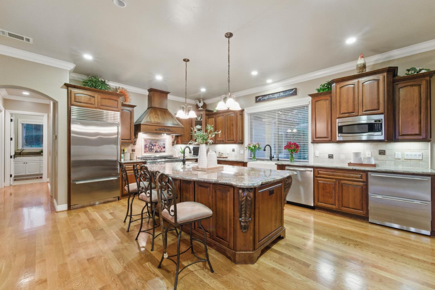 Detail Gallery Image 6 of 111 For 2302 E Valley Ct, San Jose,  CA 95148 - 4 Beds | 3/1 Baths
