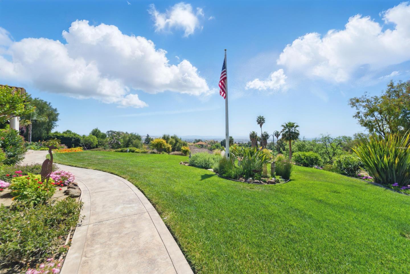 Detail Gallery Image 69 of 111 For 2302 E Valley Ct, San Jose,  CA 95148 - 4 Beds | 3/1 Baths