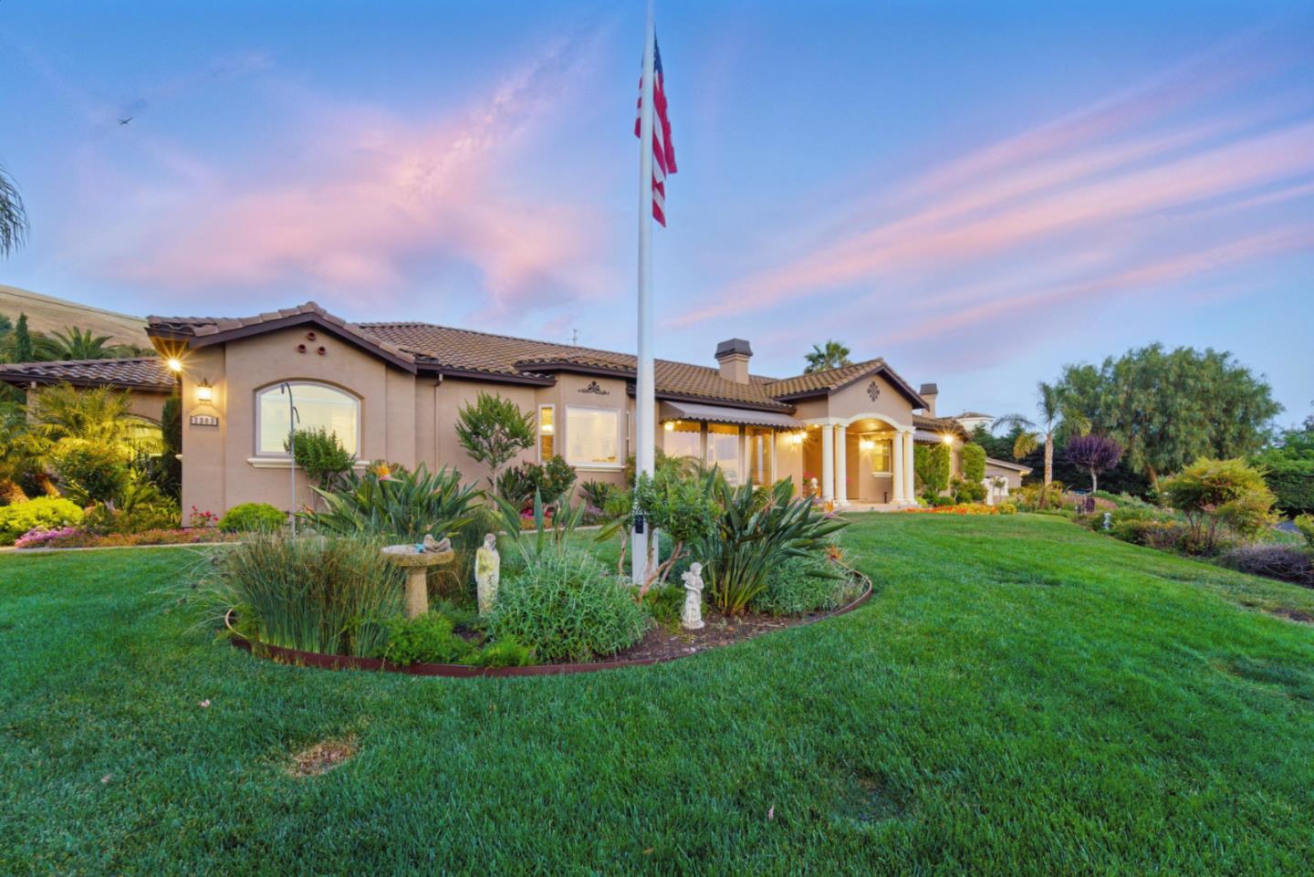 Detail Gallery Image 91 of 111 For 2302 E Valley Ct, San Jose,  CA 95148 - 4 Beds | 3/1 Baths