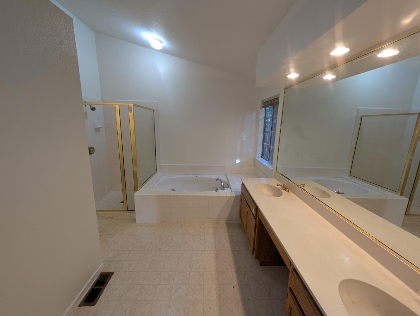 Detail Gallery Image 22 of 25 For Address Not Disclosed, Petaluma,  CA 94954 - 3 Beds | 2 Baths