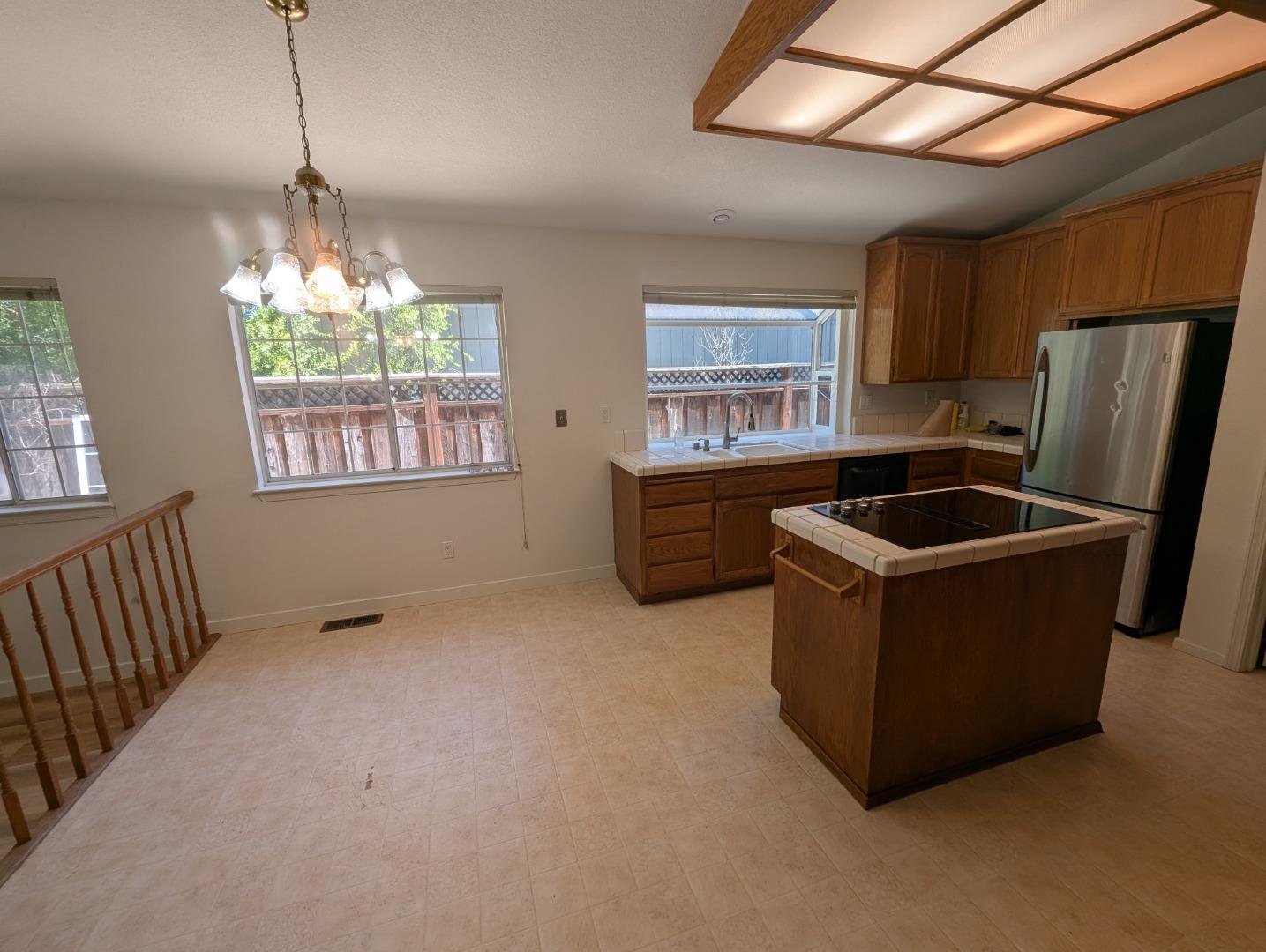 Detail Gallery Image 30 of 44 For 108 Tuxedo Ct, Petaluma,  CA 94954 - 3 Beds | 2 Baths