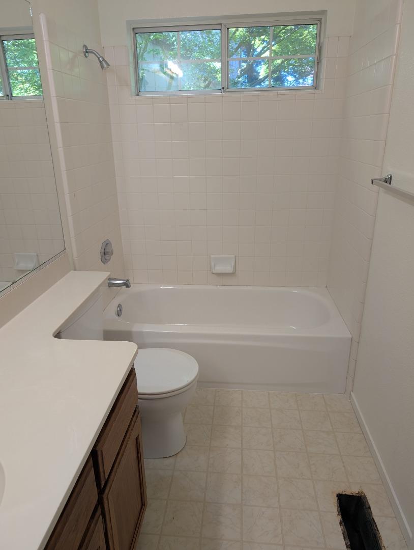 Detail Gallery Image 33 of 44 For 108 Tuxedo Ct, Petaluma,  CA 94954 - 3 Beds | 2 Baths