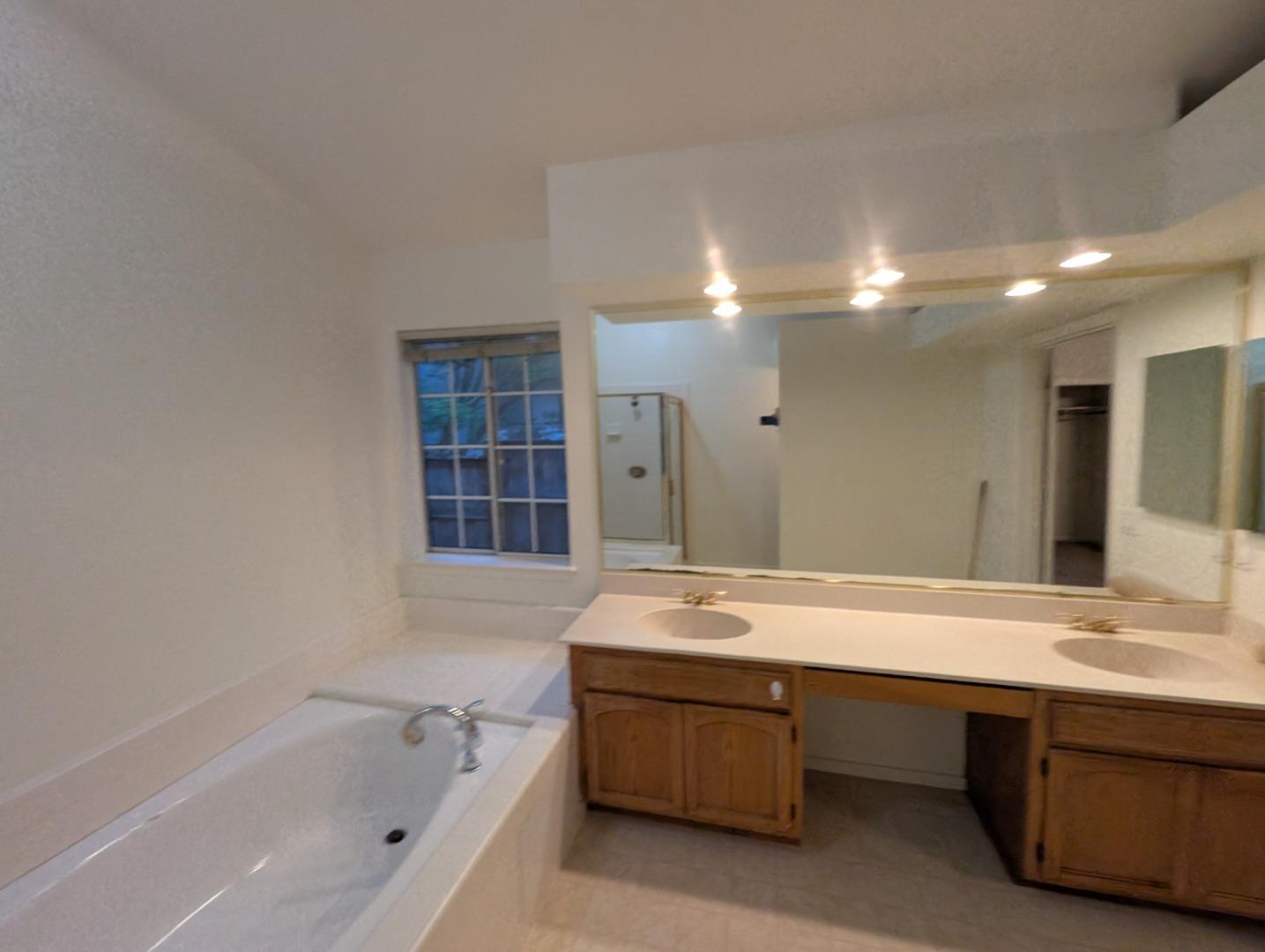 Detail Gallery Image 42 of 44 For 108 Tuxedo Ct, Petaluma,  CA 94954 - 3 Beds | 2 Baths