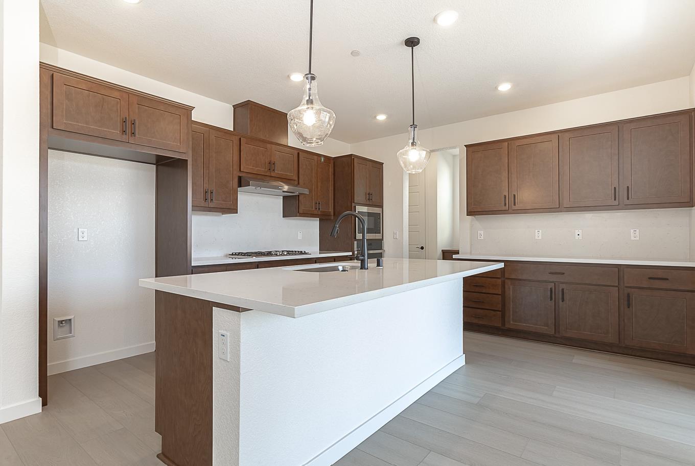 Detail Gallery Image 10 of 22 For 3049 Benetti St, Lathrop,  CA 95330 - 4 Beds | 3/2 Baths