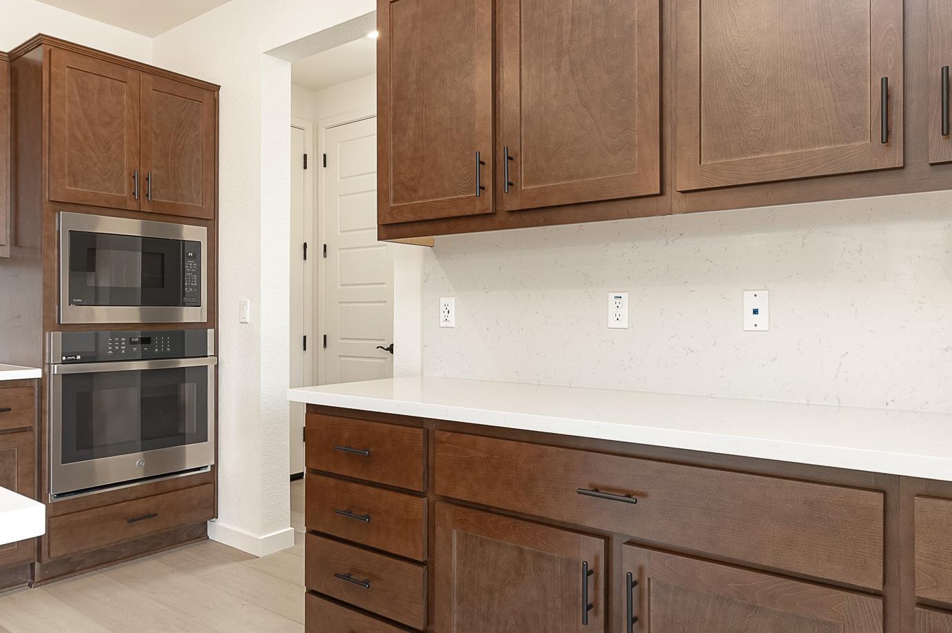 Detail Gallery Image 12 of 22 For 3049 Benetti St, Lathrop,  CA 95330 - 4 Beds | 3/2 Baths