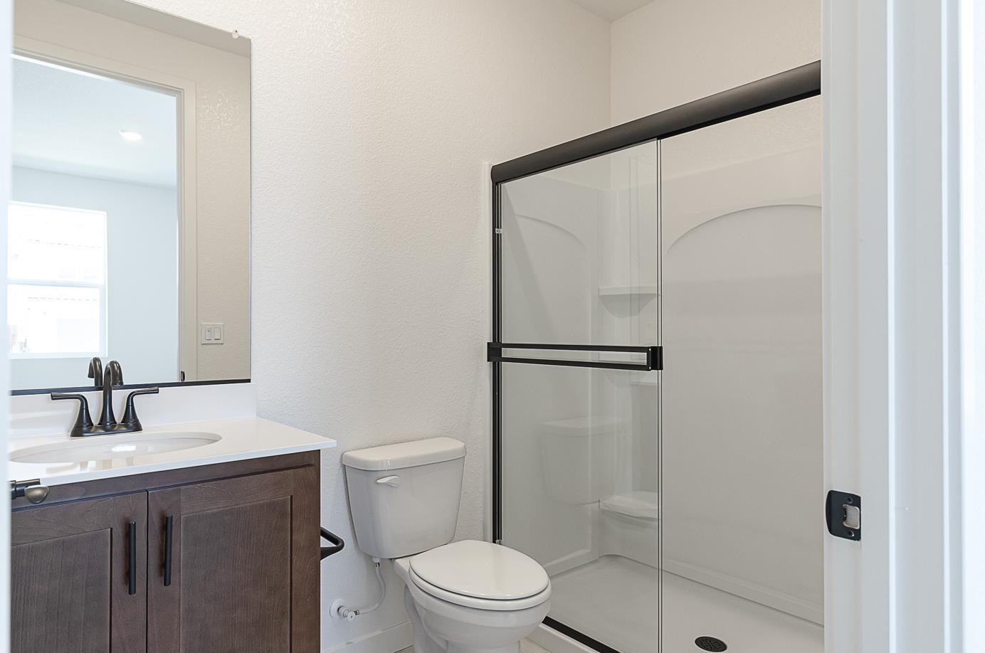 Detail Gallery Image 5 of 22 For 3049 Benetti St, Lathrop,  CA 95330 - 4 Beds | 3/2 Baths