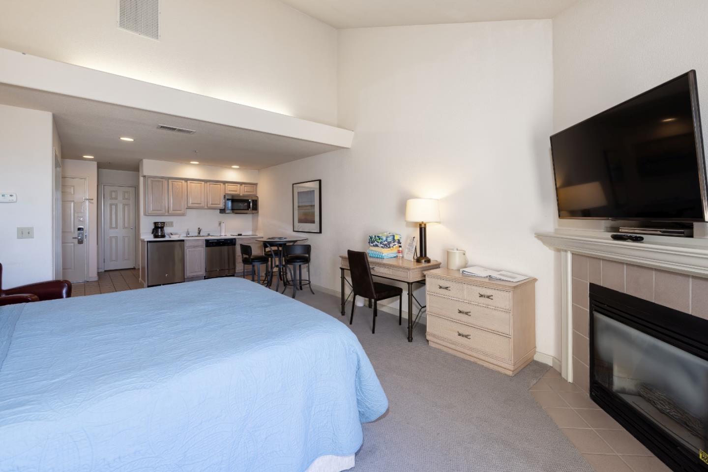 Detail Gallery Image 12 of 32 For 302 Seascape Resort Dr, Aptos,  CA 95003 - 1 Beds | 1 Baths