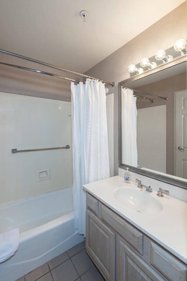 Detail Gallery Image 9 of 32 For 302 Seascape Resort Dr, Aptos,  CA 95003 - 1 Beds | 1 Baths
