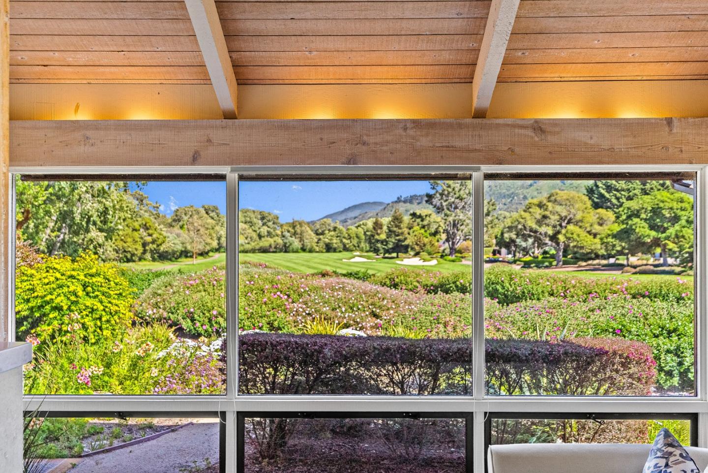 Detail Gallery Image 10 of 39 For 7026 Valley Greens Cir #2,  Carmel,  CA 93923 - 3 Beds | 3 Baths