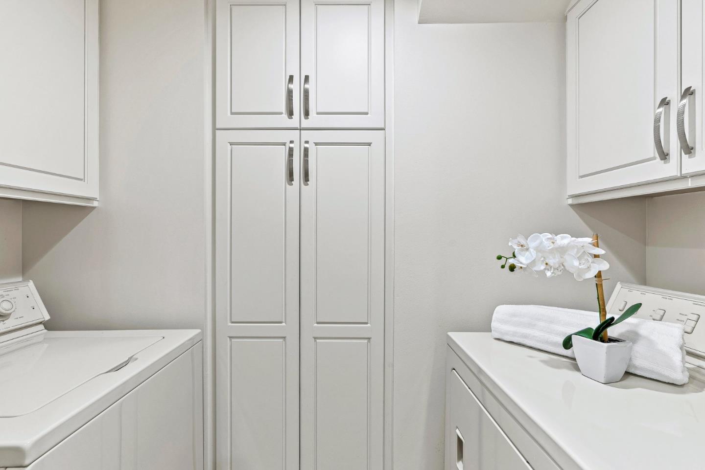 Detail Gallery Image 25 of 39 For 7026 Valley Greens Cir #2,  Carmel,  CA 93923 - 3 Beds | 3 Baths