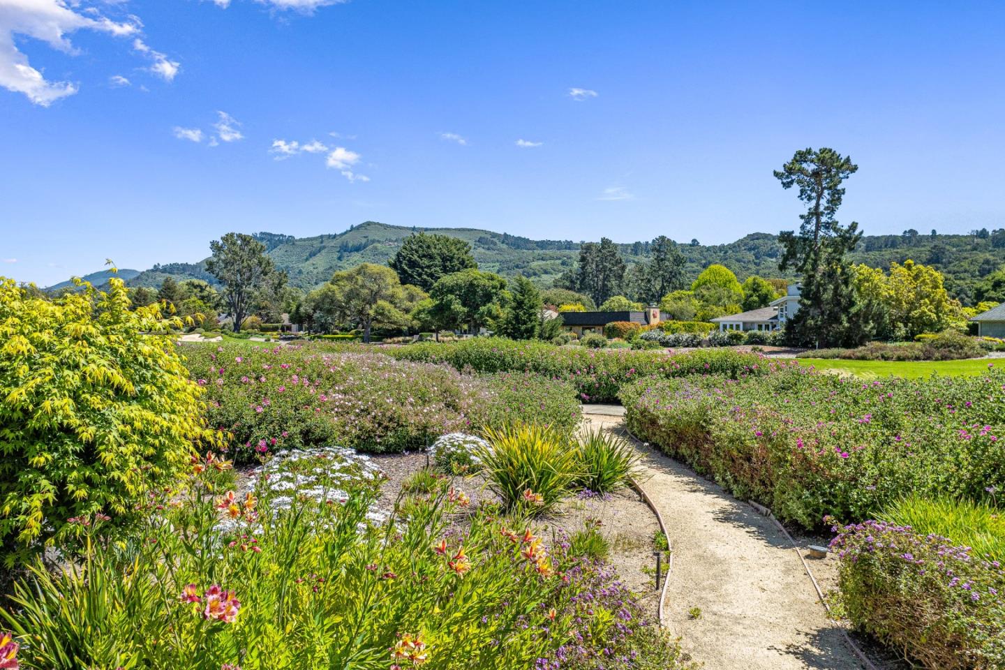 Detail Gallery Image 29 of 39 For 7026 Valley Greens Cir #2,  Carmel,  CA 93923 - 3 Beds | 3 Baths
