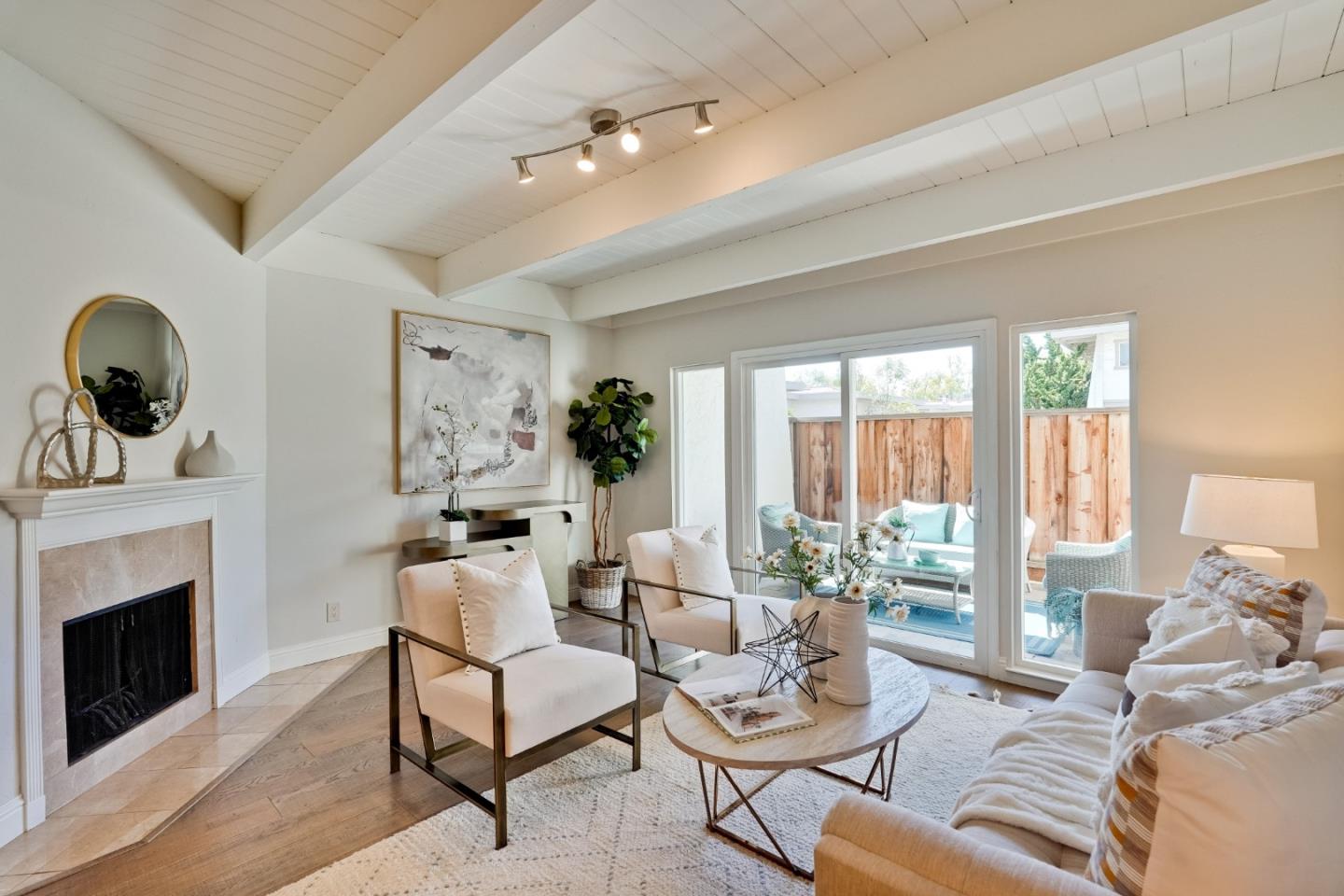 Detail Gallery Image 14 of 70 For 10465 Mary Ave, Cupertino,  CA 95014 - 2 Beds | 1/1 Baths
