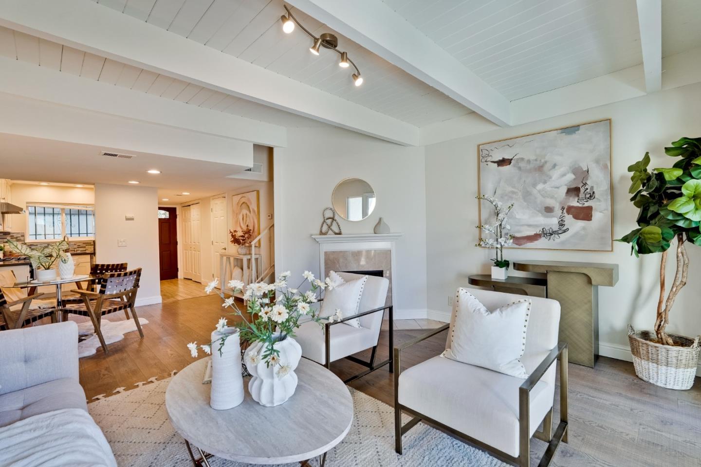 Detail Gallery Image 15 of 70 For 10465 Mary Ave, Cupertino,  CA 95014 - 2 Beds | 1/1 Baths