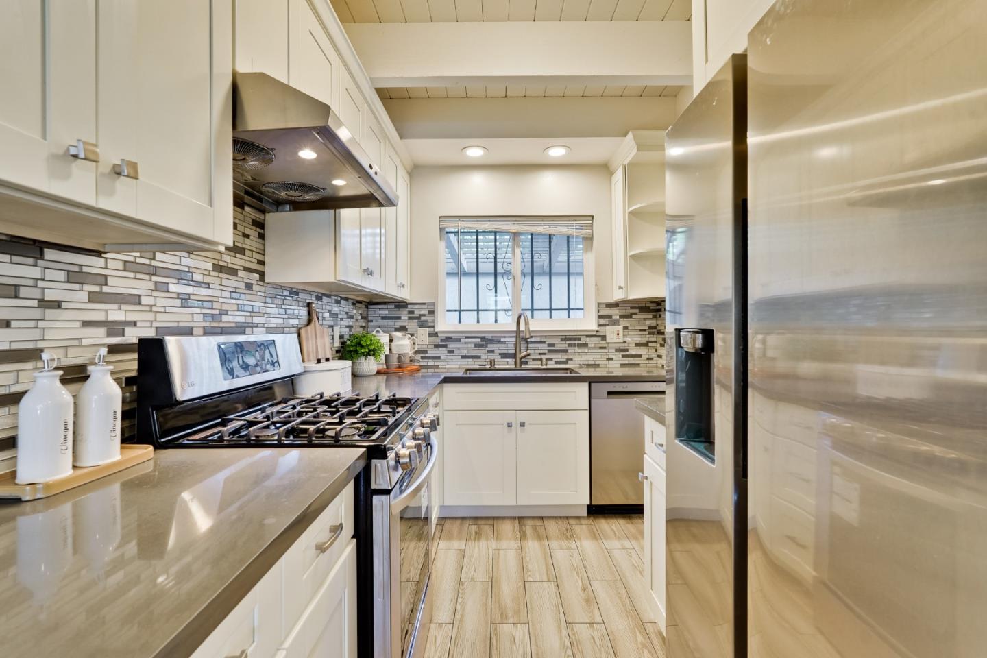 Detail Gallery Image 20 of 70 For 10465 Mary Ave, Cupertino,  CA 95014 - 2 Beds | 1/1 Baths