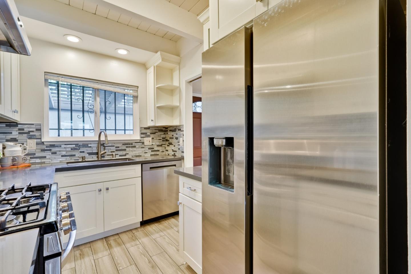 Detail Gallery Image 22 of 70 For 10465 Mary Ave, Cupertino,  CA 95014 - 2 Beds | 1/1 Baths