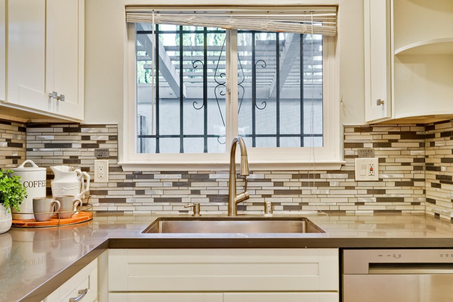 Detail Gallery Image 27 of 70 For 10465 Mary Ave, Cupertino,  CA 95014 - 2 Beds | 1/1 Baths