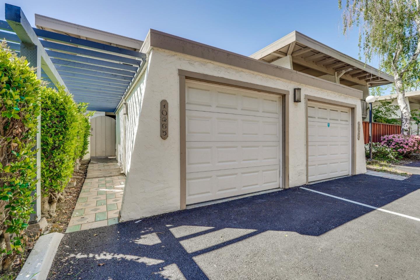 Detail Gallery Image 4 of 70 For 10465 Mary Ave, Cupertino,  CA 95014 - 2 Beds | 1/1 Baths