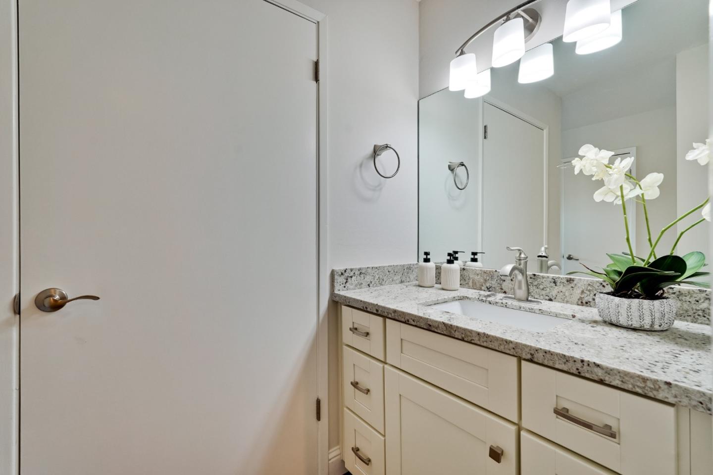 Detail Gallery Image 40 of 70 For 10465 Mary Ave, Cupertino,  CA 95014 - 2 Beds | 1/1 Baths