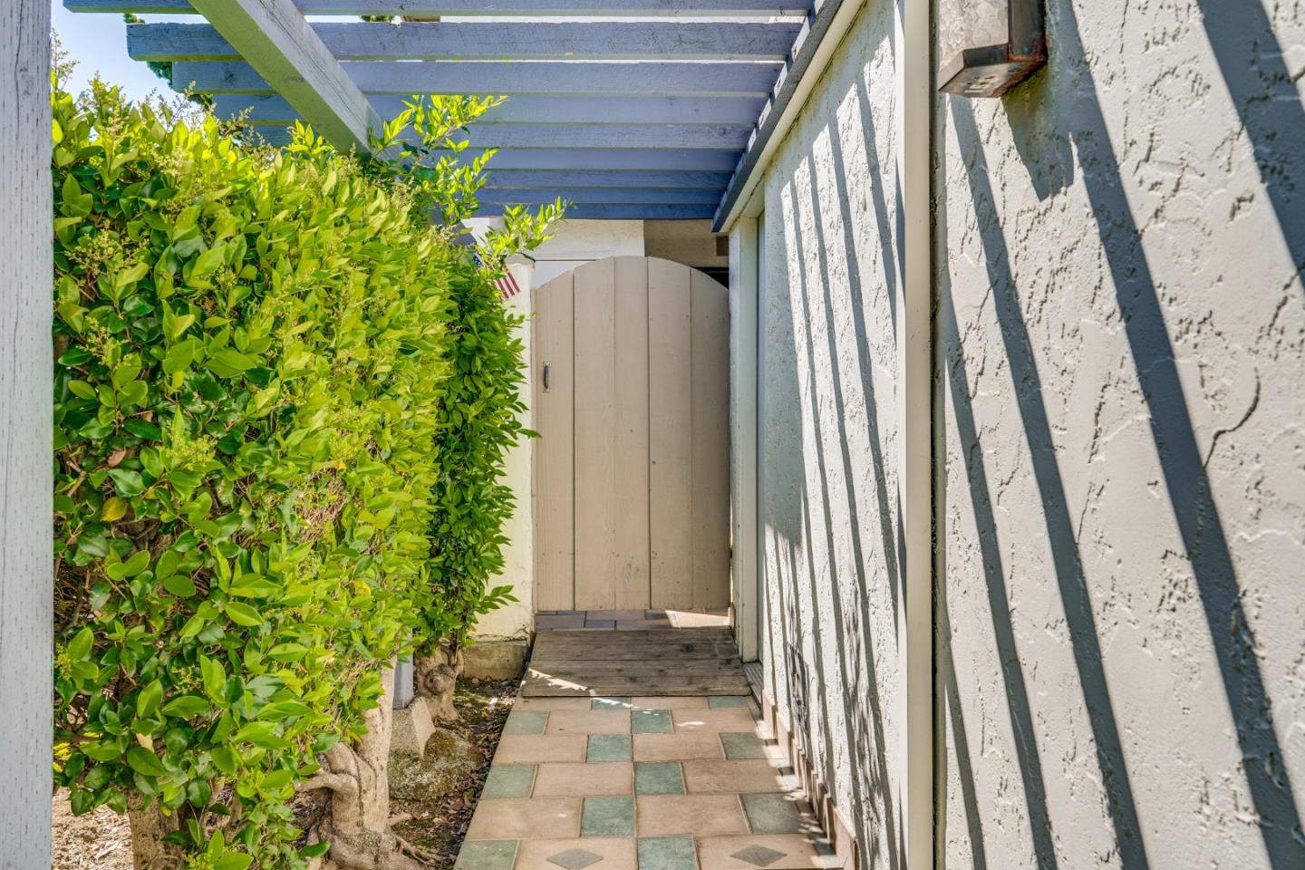 Detail Gallery Image 5 of 70 For 10465 Mary Ave, Cupertino,  CA 95014 - 2 Beds | 1/1 Baths