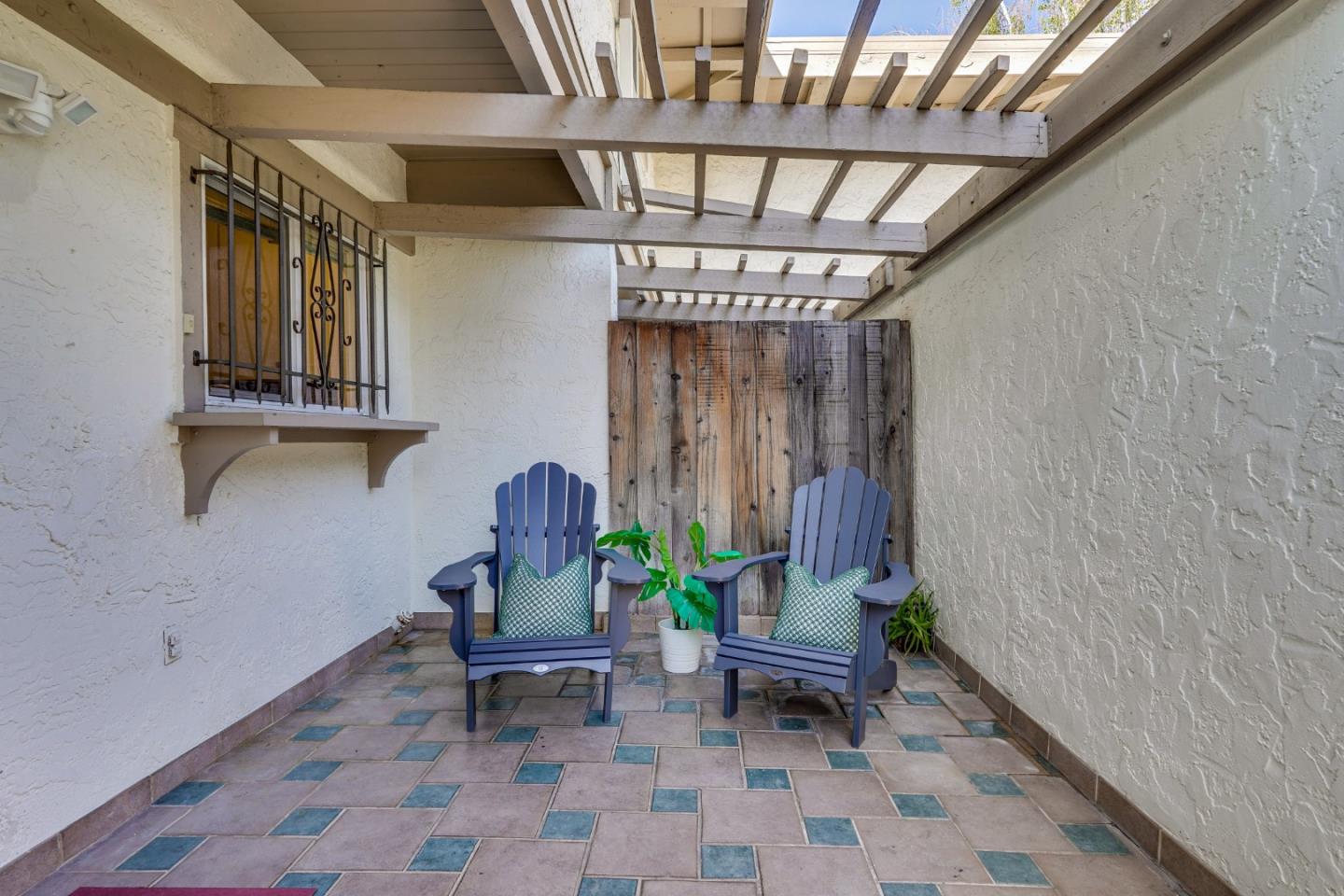 Detail Gallery Image 7 of 70 For 10465 Mary Ave, Cupertino,  CA 95014 - 2 Beds | 1/1 Baths