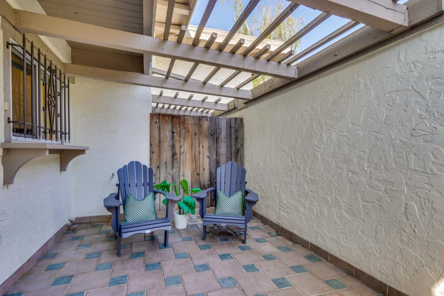 Detail Gallery Image 8 of 70 For 10465 Mary Ave, Cupertino,  CA 95014 - 2 Beds | 1/1 Baths