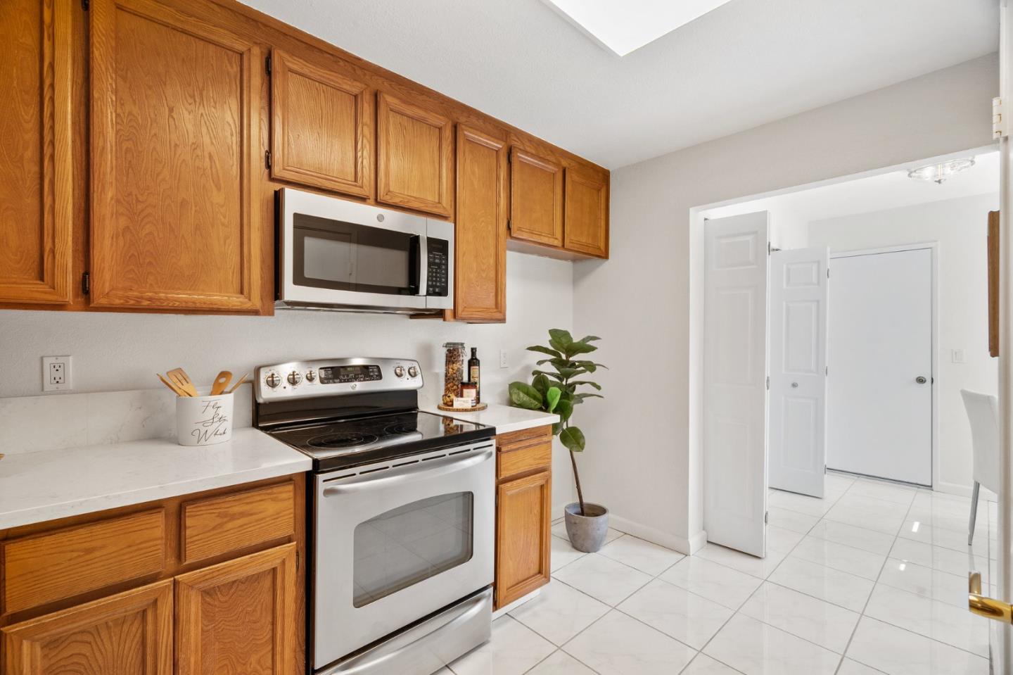 Detail Gallery Image 13 of 51 For 1093 Prevost Ct, San Jose,  CA 95125 - 2 Beds | 2 Baths
