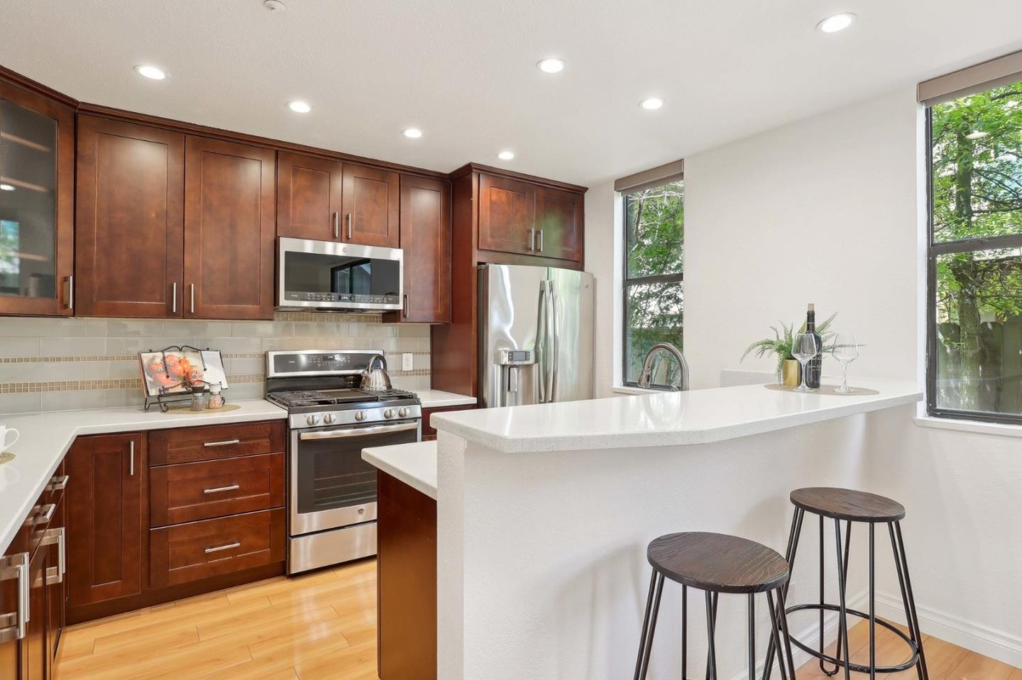 Detail Gallery Image 10 of 45 For 264 W California Ave a,  Sunnyvale,  CA 94086 - 3 Beds | 2/1 Baths