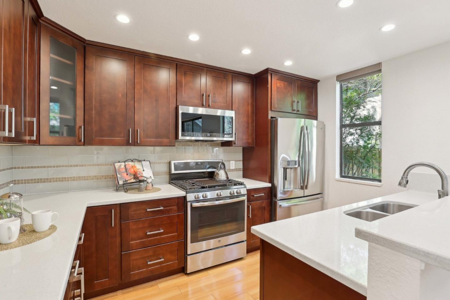 Detail Gallery Image 11 of 45 For 264 W California Ave a,  Sunnyvale,  CA 94086 - 3 Beds | 2/1 Baths