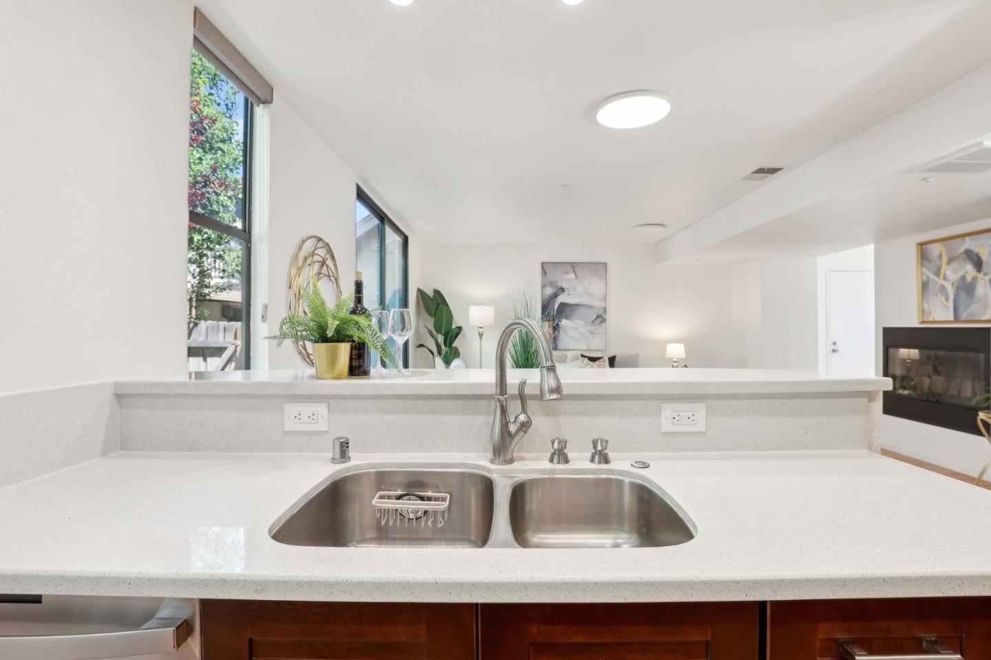 Detail Gallery Image 14 of 45 For 264 W California Ave a,  Sunnyvale,  CA 94086 - 3 Beds | 2/1 Baths