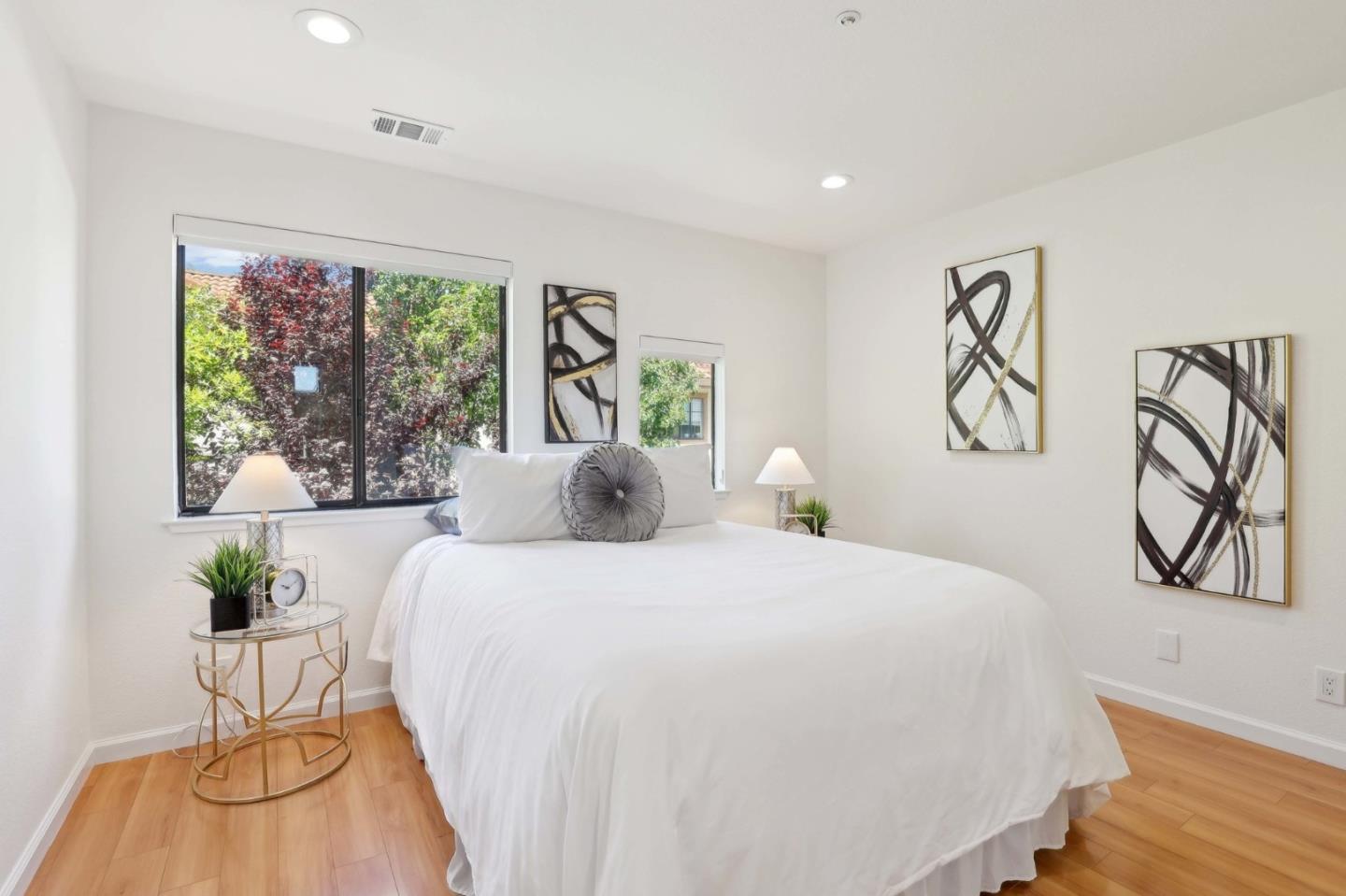 Detail Gallery Image 23 of 45 For 264 W California Ave a,  Sunnyvale,  CA 94086 - 3 Beds | 2/1 Baths