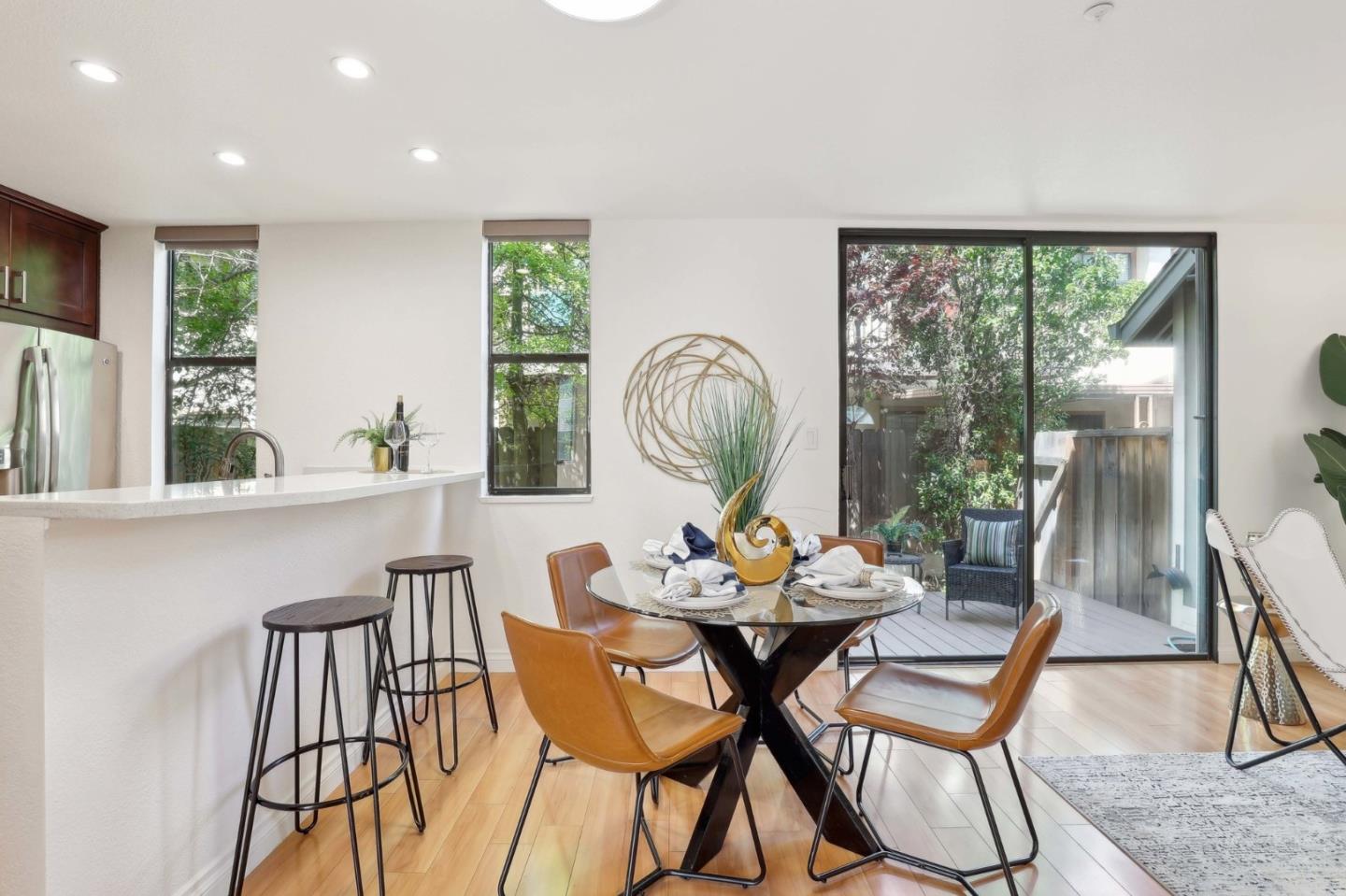 Detail Gallery Image 9 of 45 For 264 W California Ave a,  Sunnyvale,  CA 94086 - 3 Beds | 2/1 Baths