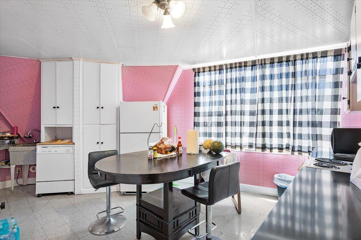 Detail Gallery Image 12 of 76 For 22325 Meekland Ave, Hayward,  CA 94541 - – Beds | – Baths