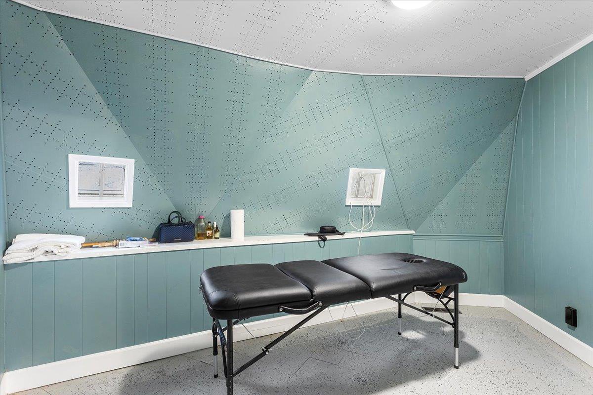 Detail Gallery Image 17 of 76 For 22325 Meekland Ave, Hayward,  CA 94541 - – Beds | – Baths