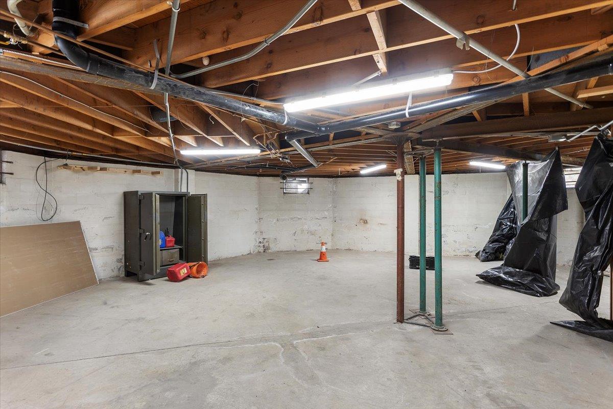 Detail Gallery Image 24 of 76 For 22325 Meekland Ave, Hayward,  CA 94541 - – Beds | – Baths