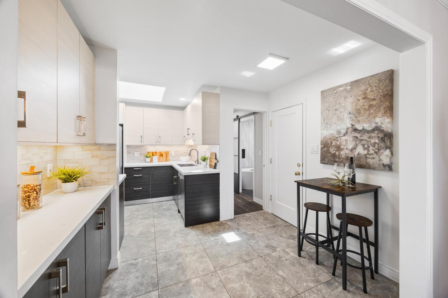 Detail Gallery Image 11 of 45 For 1096 Hawthorne Dr, San Mateo,  CA 94402 - 3 Beds | 2 Baths