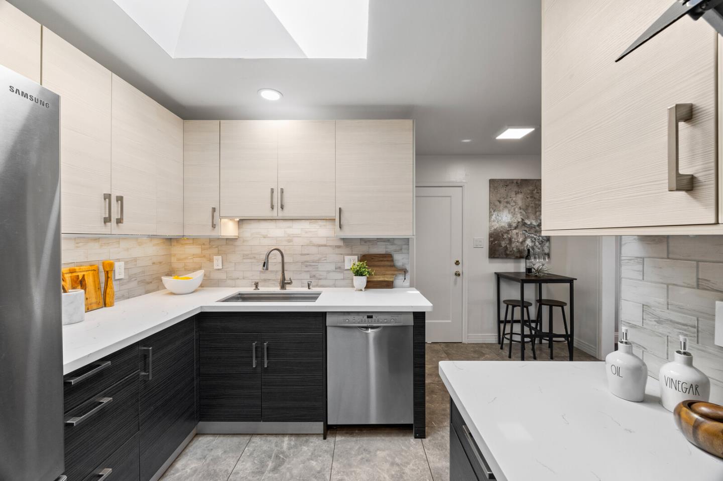 Detail Gallery Image 15 of 45 For 1096 Hawthorne Dr, San Mateo,  CA 94402 - 3 Beds | 2 Baths