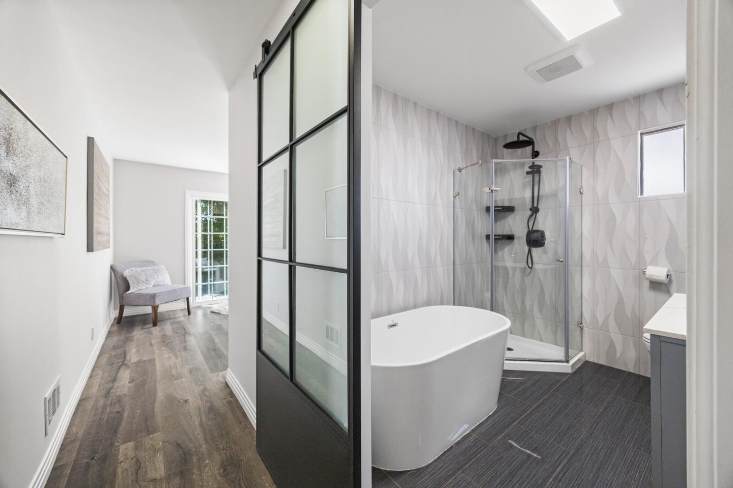 Detail Gallery Image 22 of 45 For 1096 Hawthorne Dr, San Mateo,  CA 94402 - 3 Beds | 2 Baths