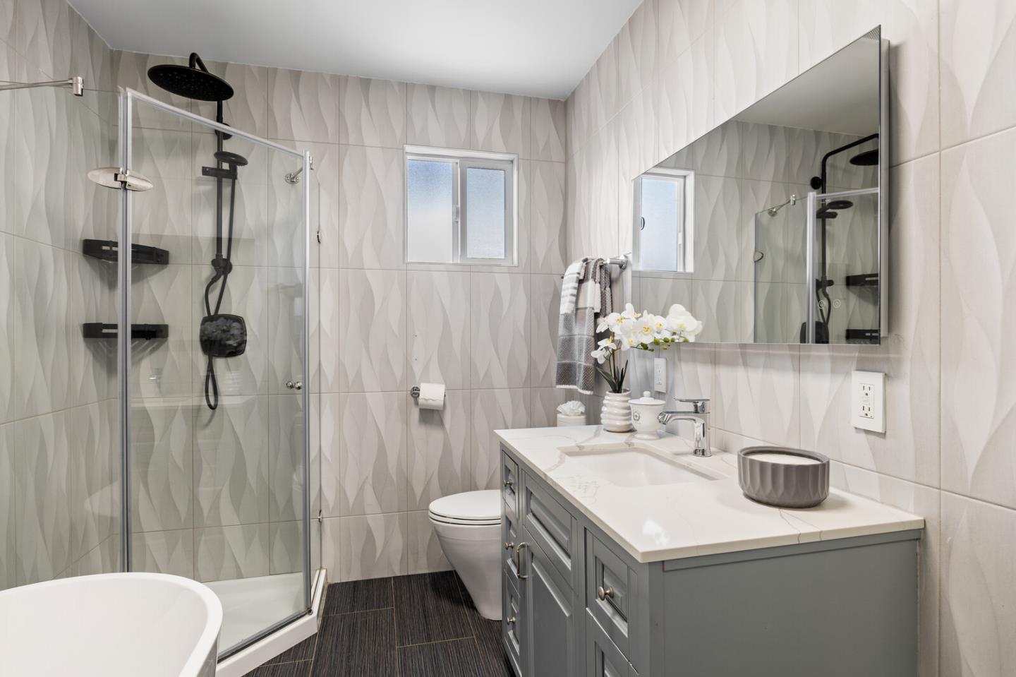 Detail Gallery Image 24 of 45 For 1096 Hawthorne Dr, San Mateo,  CA 94402 - 3 Beds | 2 Baths