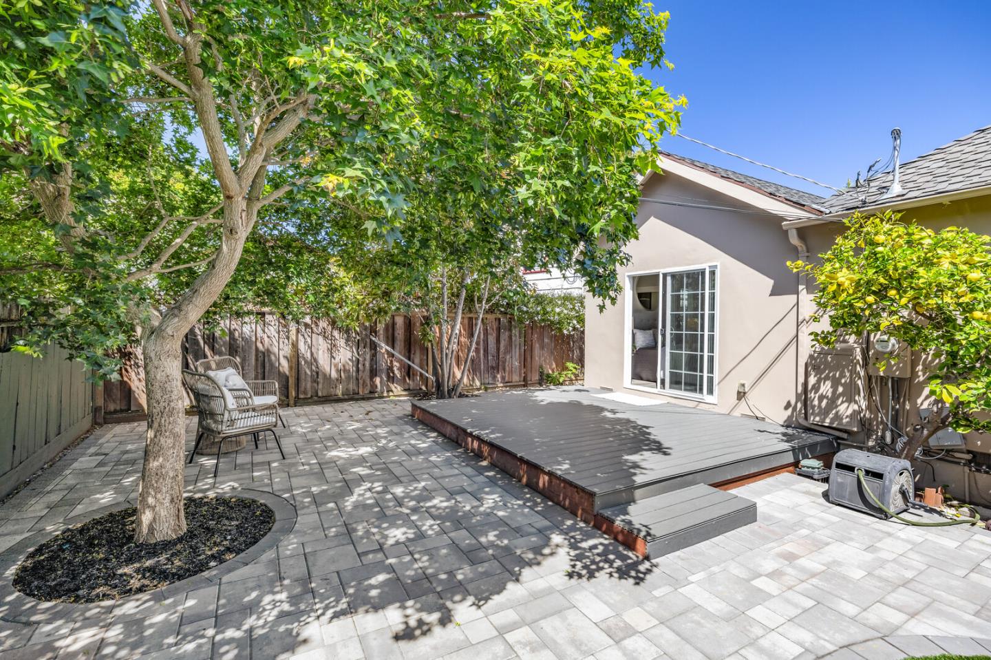 Detail Gallery Image 29 of 45 For 1096 Hawthorne Dr, San Mateo,  CA 94402 - 3 Beds | 2 Baths
