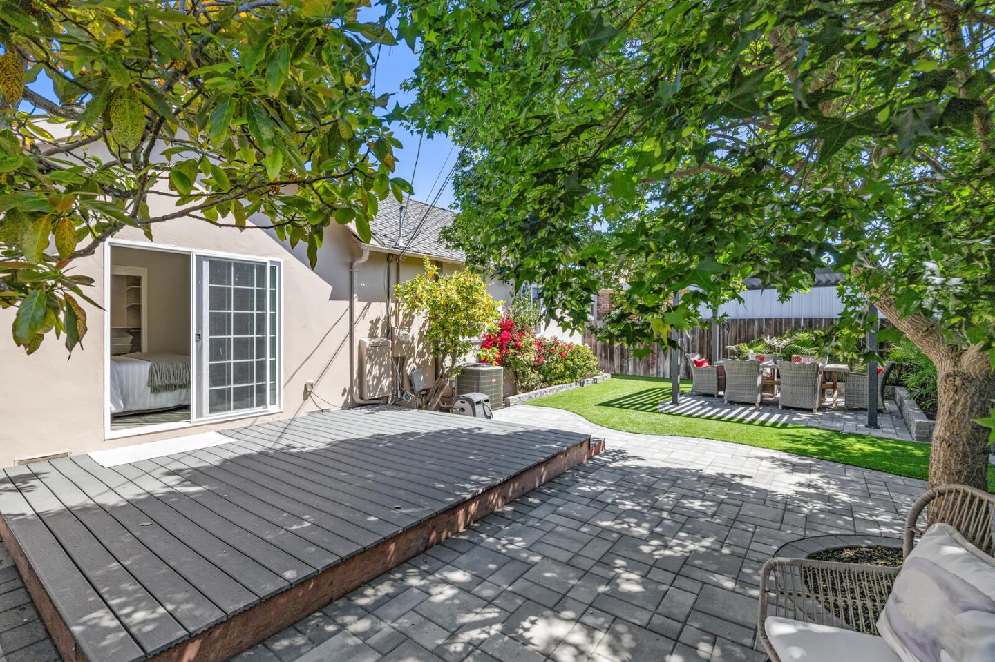 Detail Gallery Image 30 of 45 For 1096 Hawthorne Dr, San Mateo,  CA 94402 - 3 Beds | 2 Baths