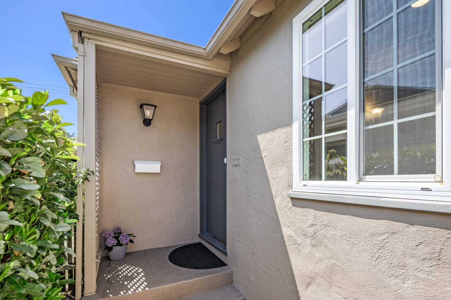 Detail Gallery Image 4 of 45 For 1096 Hawthorne Dr, San Mateo,  CA 94402 - 3 Beds | 2 Baths