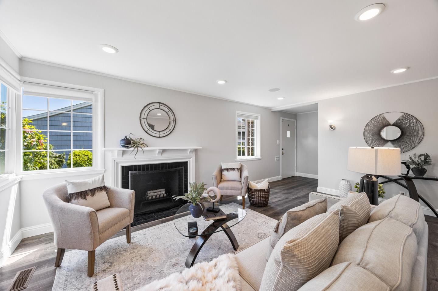 Detail Gallery Image 6 of 45 For 1096 Hawthorne Dr, San Mateo,  CA 94402 - 3 Beds | 2 Baths