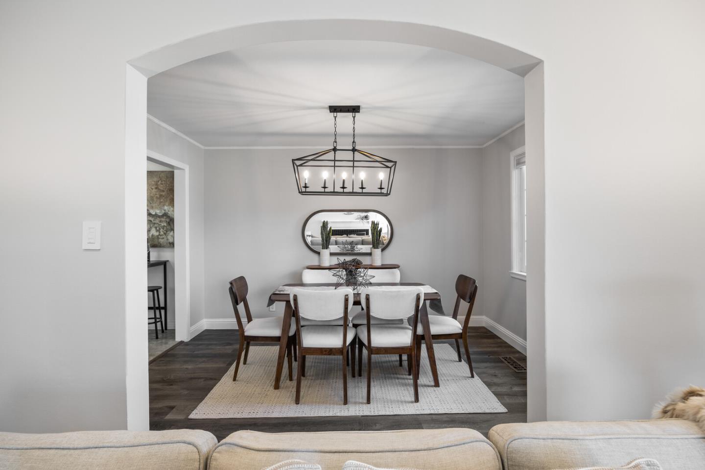 Detail Gallery Image 8 of 45 For 1096 Hawthorne Dr, San Mateo,  CA 94402 - 3 Beds | 2 Baths