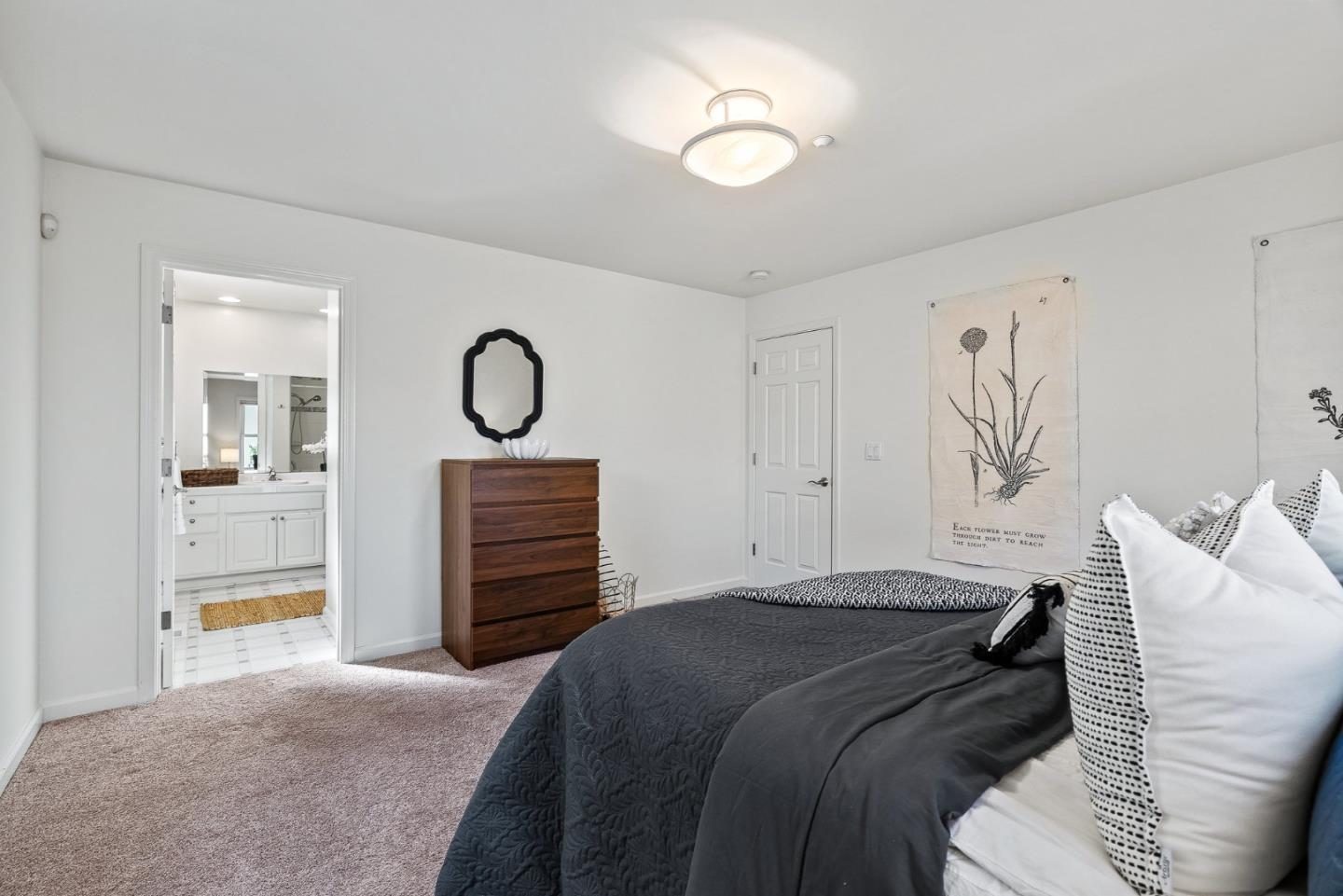 Detail Gallery Image 18 of 31 For 1031 Balboa Ave, Pacific Grove,  CA 93950 - 2 Beds | 2 Baths