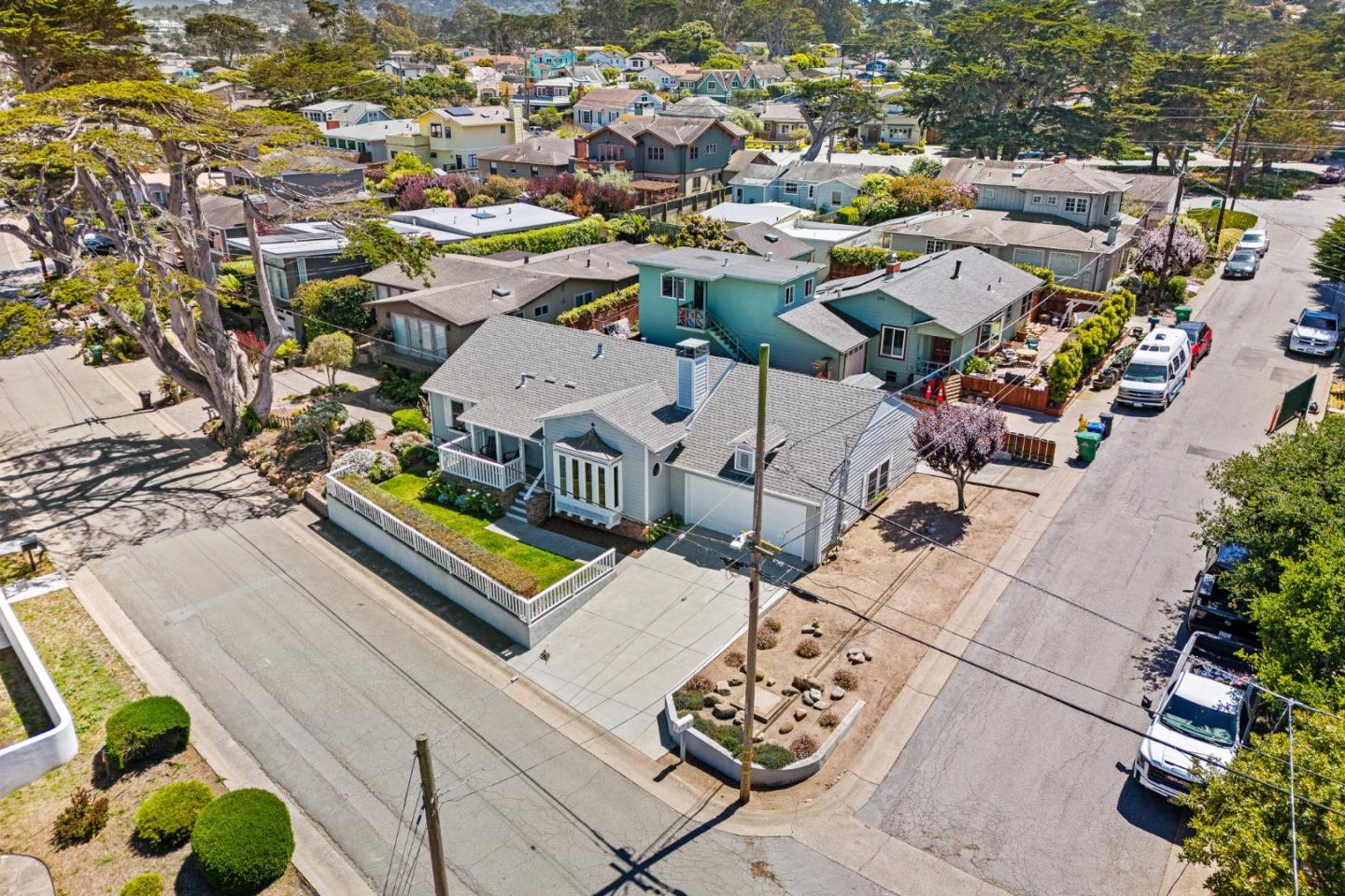 Detail Gallery Image 27 of 31 For 1031 Balboa Ave, Pacific Grove,  CA 93950 - 2 Beds | 2 Baths