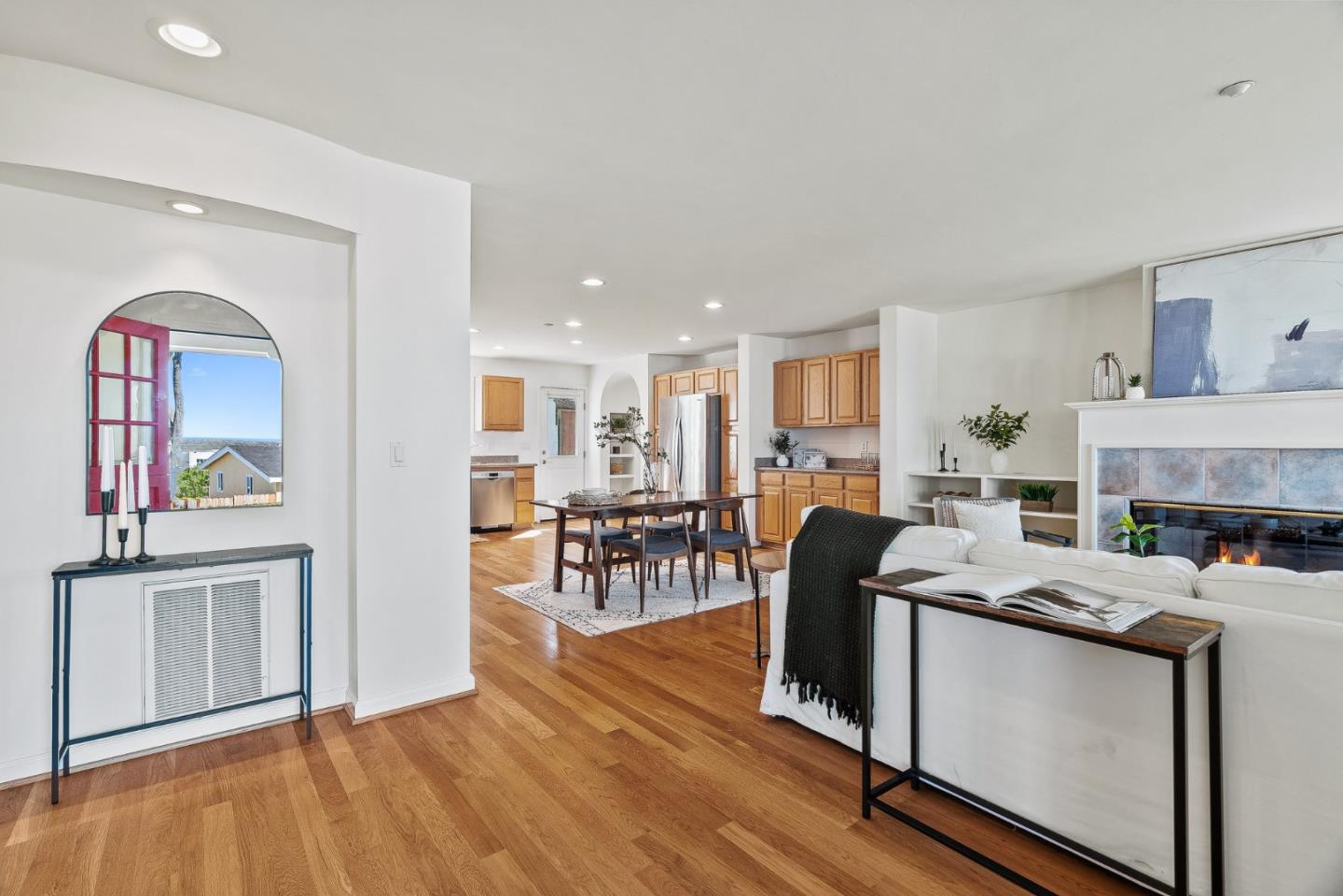 Detail Gallery Image 6 of 31 For 1031 Balboa Ave, Pacific Grove,  CA 93950 - 2 Beds | 2 Baths